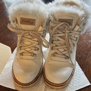Montelliana - White Fur-Lined Boots 7 1/2